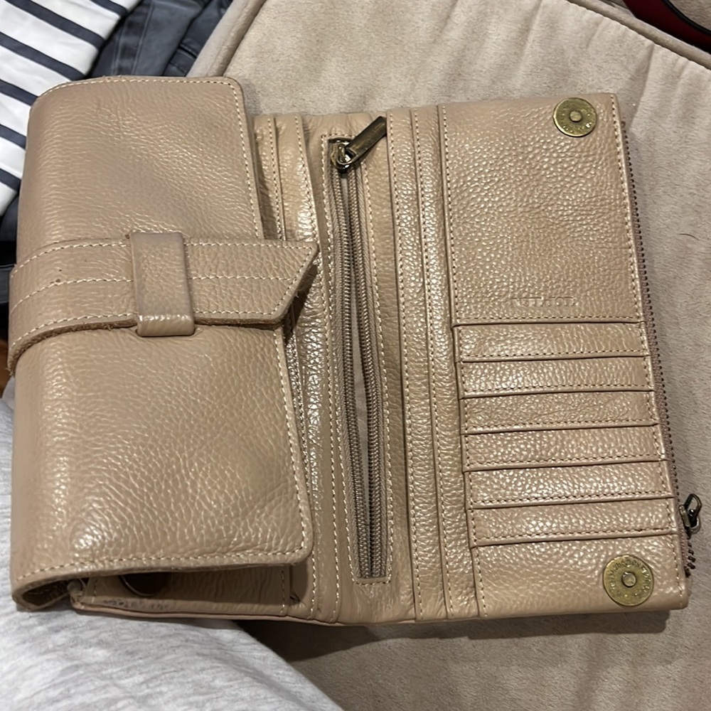 Wallet - Picture 4 of 5